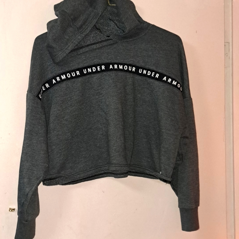 Under Armor loose crop hoodie. Small